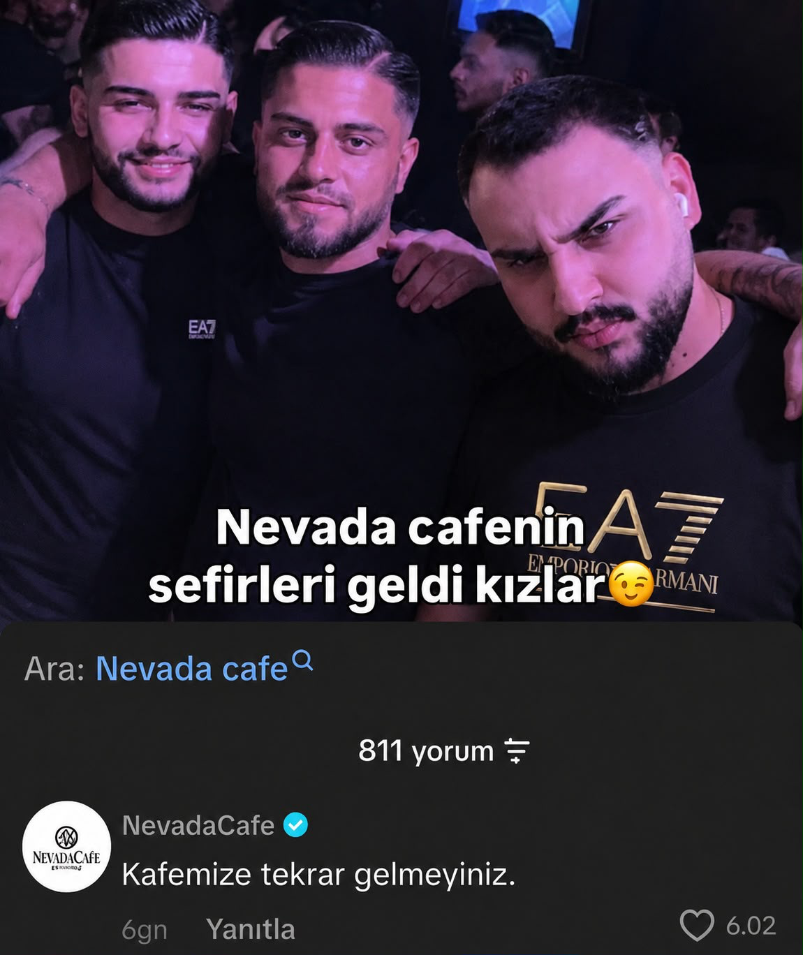 Ofis ekranları önünde çalışma fotoğrafı