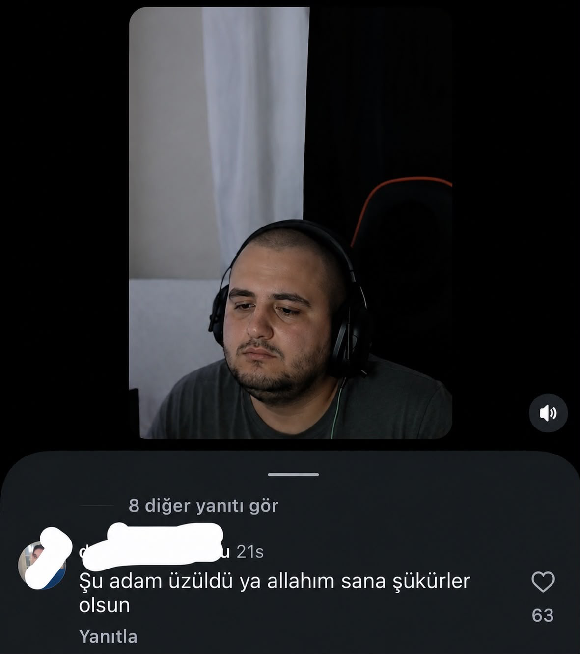 Mavi tonlu oyun karakteri fotoğrafı